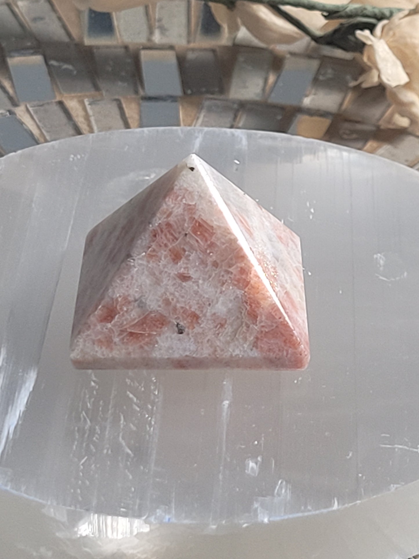 Sunstone Pyramids 1.25"